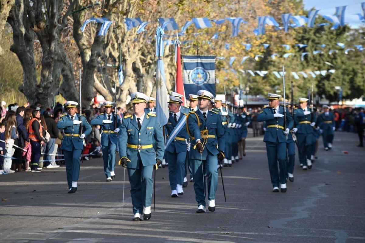 Imagen de 9 de Julio: participá del histórico desfile cívico-militar 