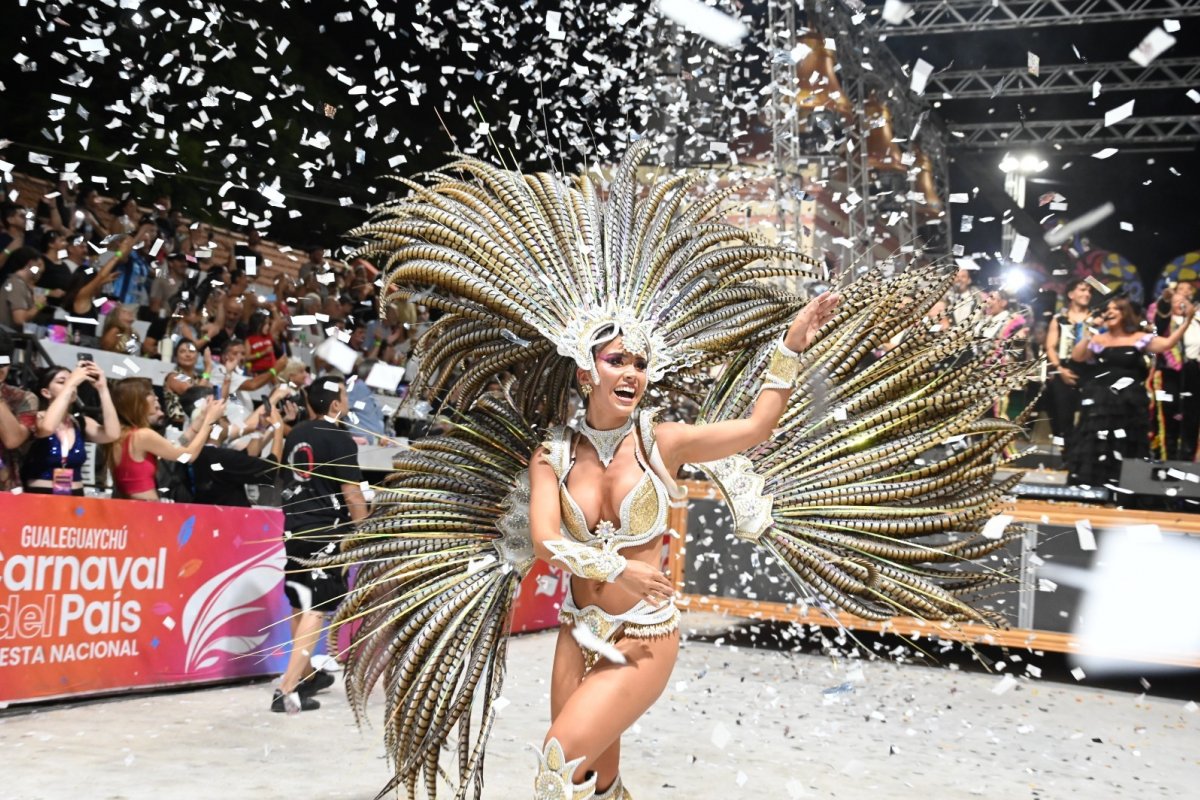 Imagen de El Carnaval del País ya se vive en Gualeguaychú y continúa durante enero y febrero